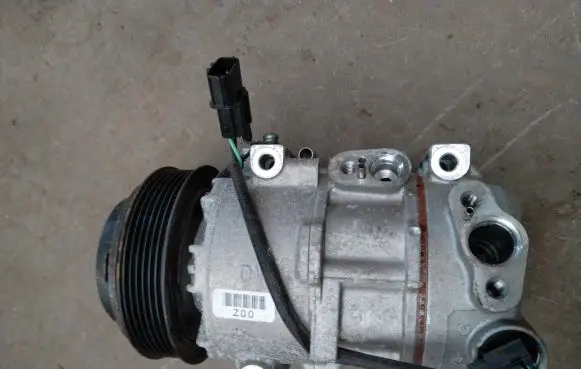 KIA Stonic Air conditioning (A/C) compressor (pump) DVE12N