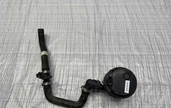 Maserati GranTurismo Water pump 670213736