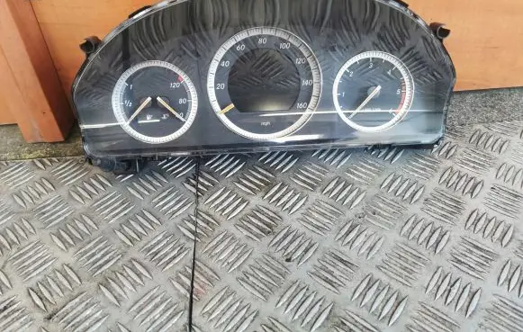 Mercedes-Benz C W204 Speedometer (instrument cluster) A2045404848