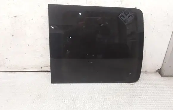 Volkswagen Caddy Rear side window 