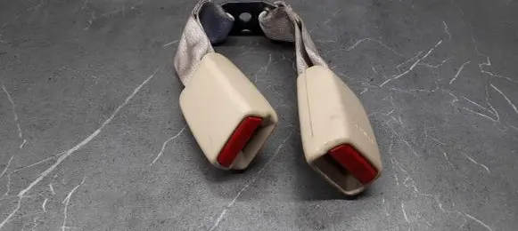 Lexus IS 220D-250-350 Rear seatbelt buckle 061211aa