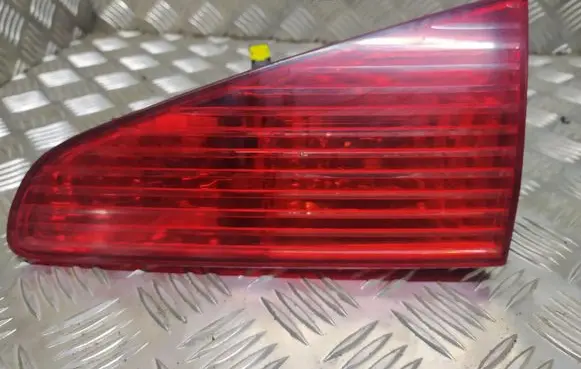 Peugeot 607 Tailgate rear/tail lights 2543D