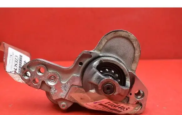 Dacia Sandero Starter motor 233008820RB