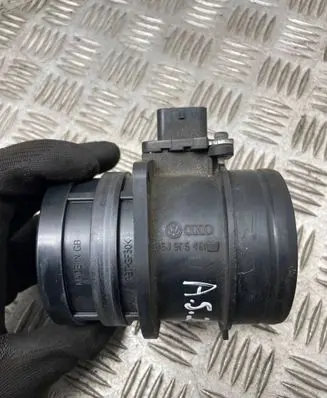 Audi A5 8T 8F Mass air flow meter 06j906461