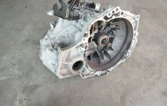 Toyota Auris E180 Manual 5 speed gearbox 311150D090