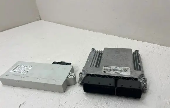 BMW 5 E60 E61 Engine control unit/module 7801711 0281013251
