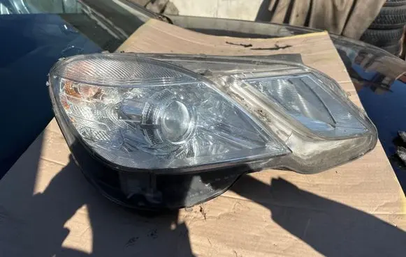 Mercedes-Benz E W212 Headlight/headlamp A2128208461