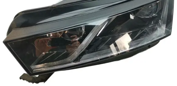 Skoda Octavia Mk4 Headlight/headlamp 5E4941015A