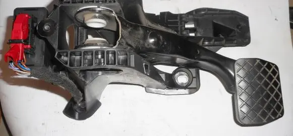 Seat Leon (5F) Brake pedal 5Q1723058AA 5Q1723143