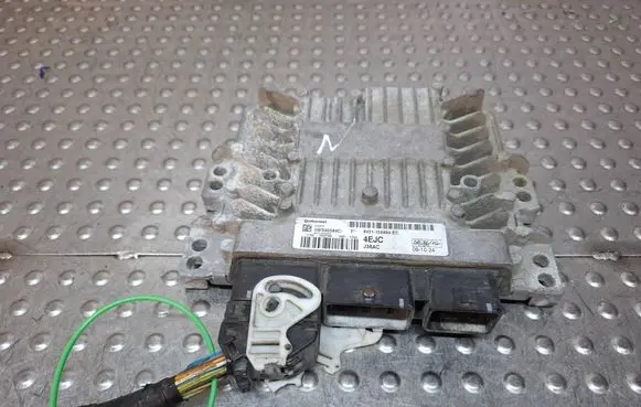 Ford Fiesta Engine control unit/module ECU S26380221 8V2112A650EC