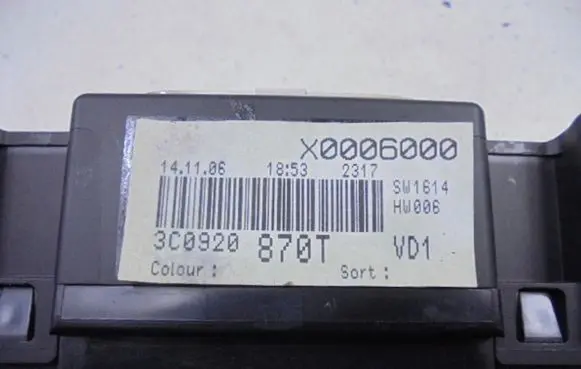 Volkswagen PASSAT B6 Speedometer (instrument cluster) 3C0920870T