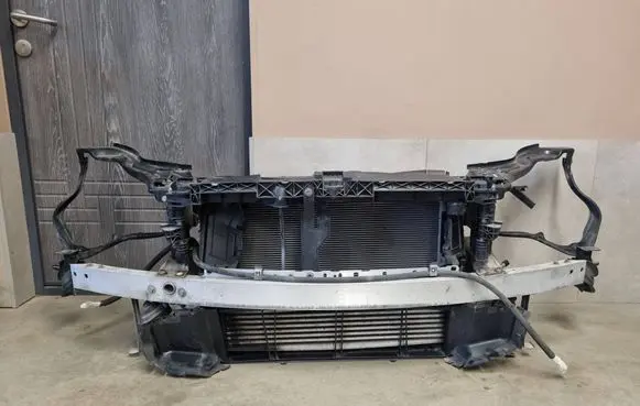Mercedes-Benz E W212 Radiator set A2126201100 A204500255 AZ192