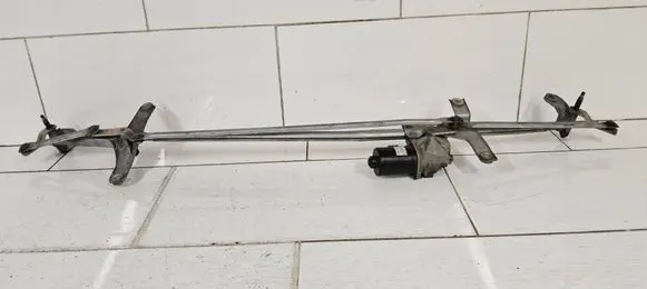 Mercedes-Benz Vito Viano W639 Front wiper linkage and motor A6398200140