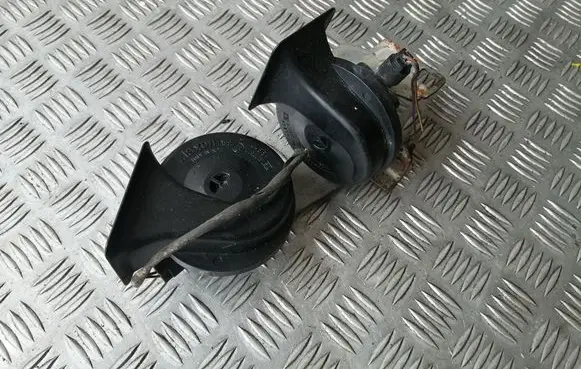 BMW 5 E60 E61 Horn signal 6935988 6935987