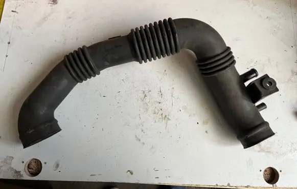 Mazda Demio Air intake hose/pipe B34P