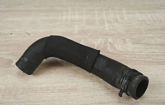 Audi A6 C7 Engine coolant pipe/hose 04L122157BE