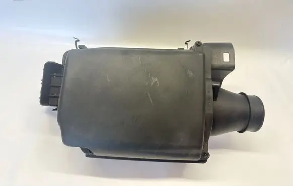 Mercedes-Benz C W204 Air filter box A2740900001