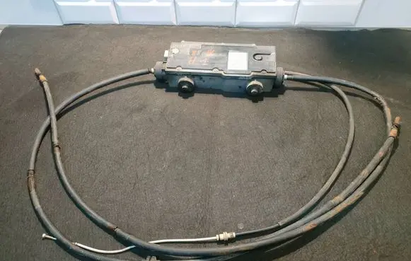 Renault Espace - Grand espace IV Rear brake EMF control unit/module 01694470810 042440721 8200418646