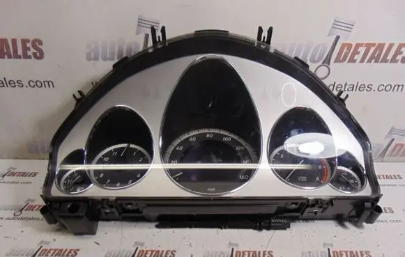 Speedometer (instrument cluster)