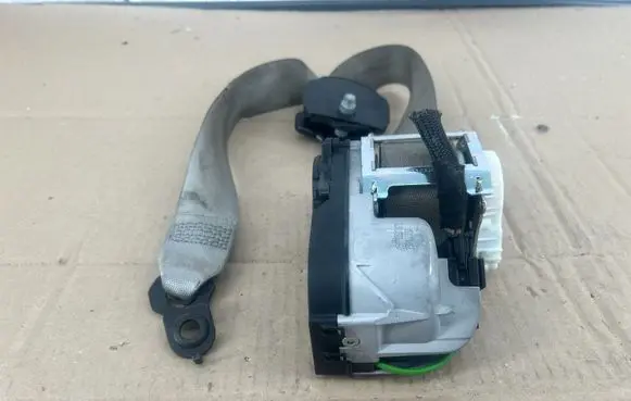 Mercedes-Benz ML W164 Rear seatbelt 00063774B