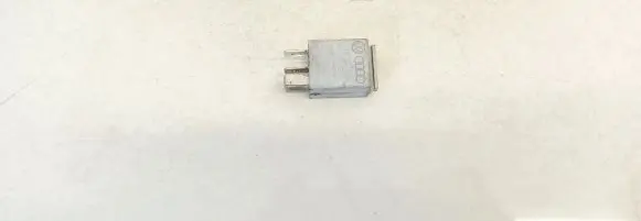 Volkswagen PASSAT B7 Other relay 1K0951253