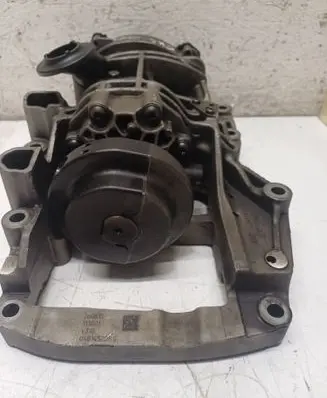 Volkswagen Polo V 6R Oil pump 04B145208G