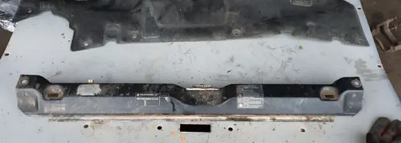 Volkswagen Transporter - Caravelle T4 Top upper radiator support slam panel