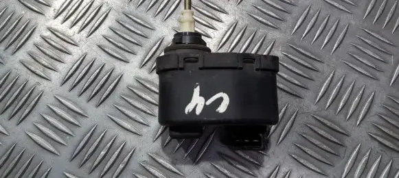 Headlight level adjustment motor