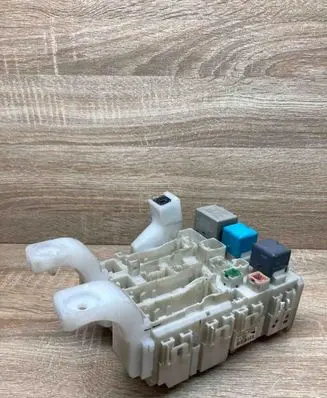 Toyota Prius (XW20) Fuse module 401230216 4E110825
