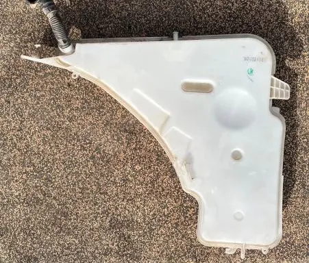 BMW 2 F22 F23 Windshield washer fluid reservoir/tank 235576