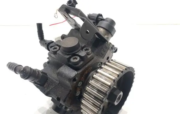 Peugeot 308 Fuel injection high pressure pump 0445010102