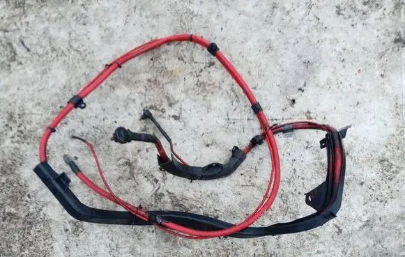 Positive cable (battery)