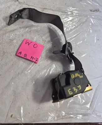 BMW 5 E39 Rear seatbelt 231510