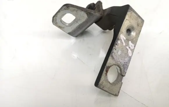 Ford Focus Front door upper hinge AM51U22000AD