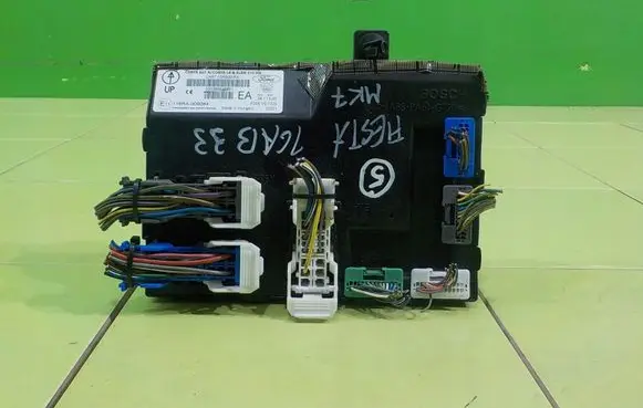 Ford Fiesta Central body control module CA6T15K600EA 16AB33