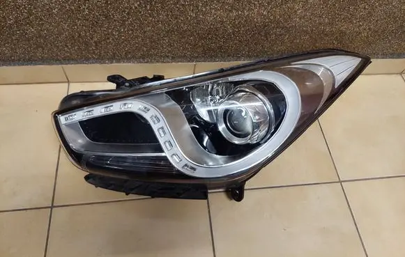 Hyundai i40 Headlight/headlamp V78LV780198