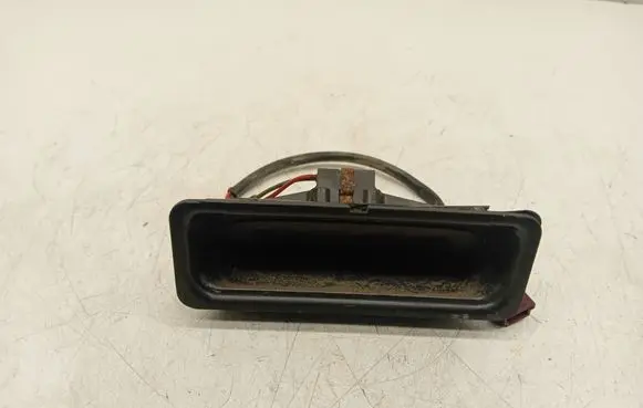 BMW 5 E60 E61 Tailgate opening switch 8168035