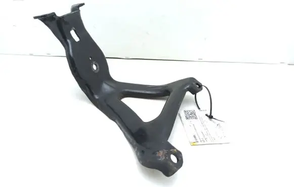 Cadillac STS Seville Engine mounting bracket