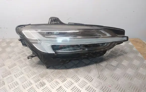 Volvo S60 Headlight/headlamp 32228810