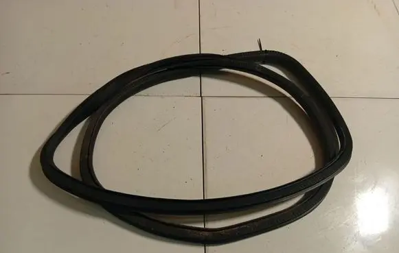 Opel Insignia A Rubber seal rear door