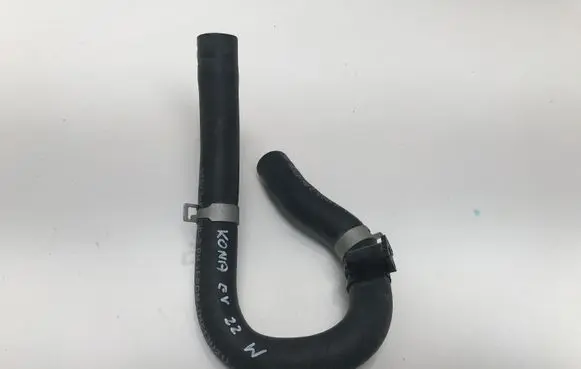 Hyundai Kona I Engine coolant pipe/hose 375Y2K4000
