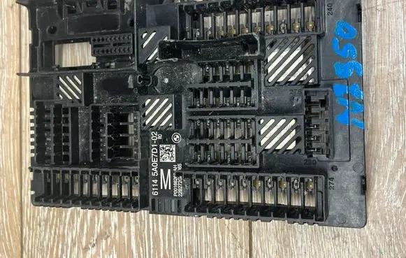 BMW 3 G20 G21 Fuse module 5A0E7D1