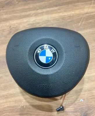 BMW 1 E81 E87 Steering wheel airbag 33677051504T 08B3290P0935Z