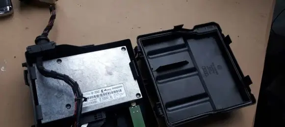 Audi A4 S4 B8 8K Bluetooth control unit module 8T0862335D