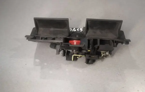 Audi A6 S6 C5 4B Tailgate/trunk/boot exterior handle 4B0827565H 8D9827565H