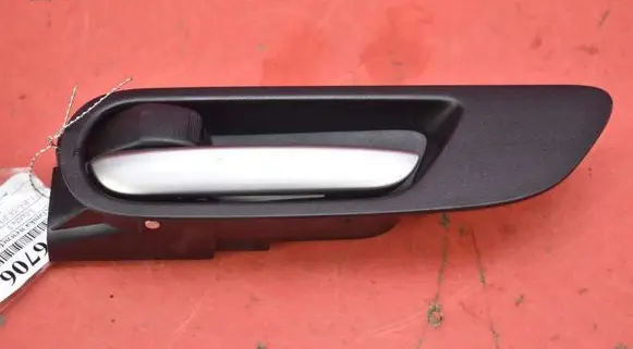Mazda 3 II Front door interior handle