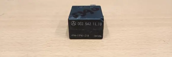 Mercedes-Benz E W211 Other relay 0025421119 VFM11141719