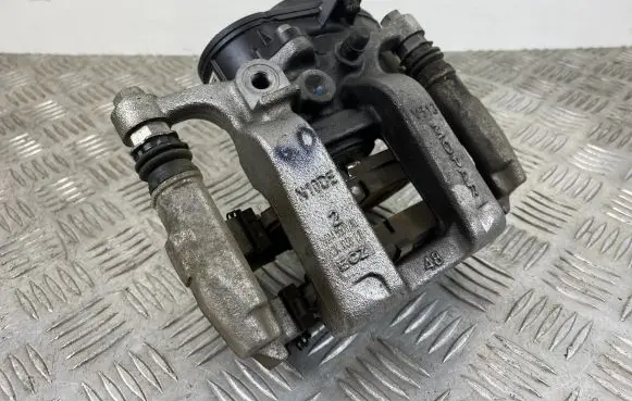 Jeep Grand Cherokee WL Rear brake caliper