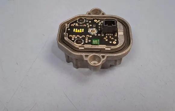Volvo S90, V90 Headlight ballast module Xenon B132122B 31655927