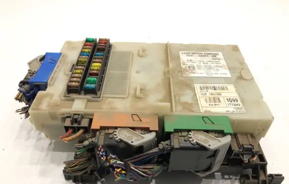 Ford Mondeo MK IV Central body control module 7G9T-14A073-DB